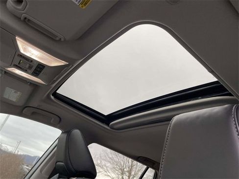 Used 2023 Toyota RAV4 XLE Premium image 23