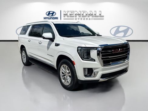 Used 2022 GMC Yukon XL SLT w/ SLT Premium Package AWD/4WD image 1