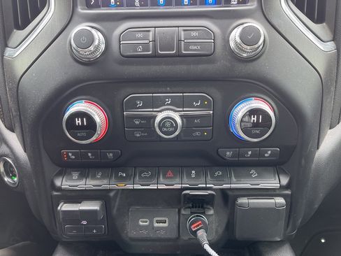 Used 2021 GMC Sierra 2500 AT4 w/ AT4 Premium Plus Package image 14