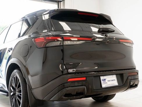 Used 2023 INFINITI QX60 Sensory w/ Vision Package FWD image 12