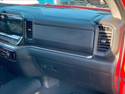 Used 2025 Chevrolet Silverado 1500 LT image 12