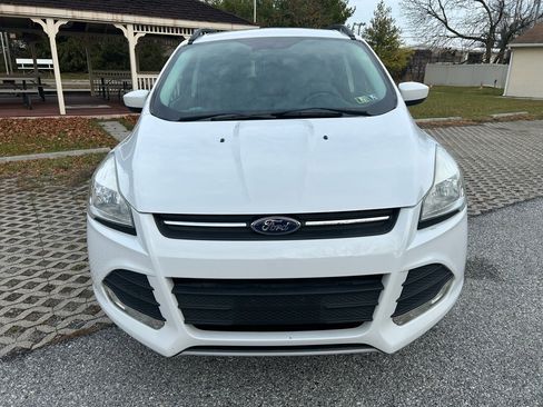 Used 2015 Ford Escape SE w/ Equipment Group 201A image 2