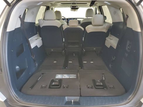 Used 2025 Kia Carnival SX w/ SX Dark Edition Package FWD image 27