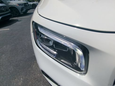 Used 2021 Mercedes-Benz GLB 250 w/ Premium Package image 22