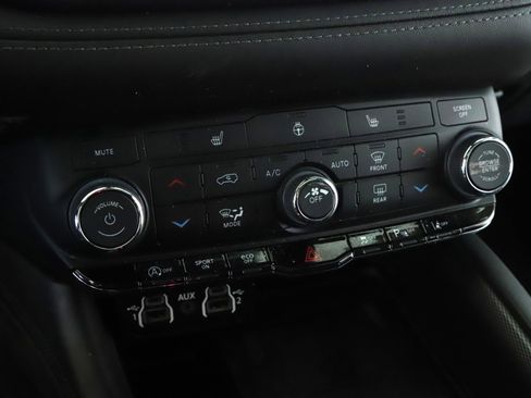 Used 2022 Dodge Durango GT AWD/4WD image 16