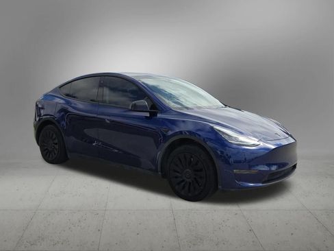Used 2022 Tesla Model Y Long Range AWD/4WD image 8