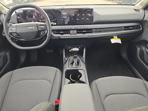 New 2025 Kia K4 LXS image 14