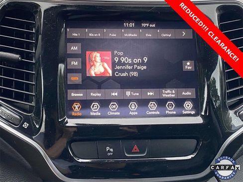 Used 2019 Jeep Cherokee Limited image 25