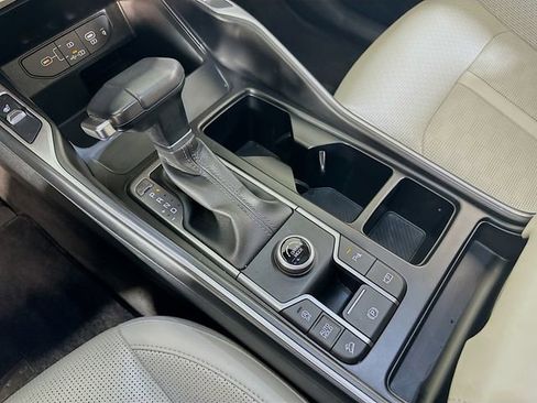 Used 2025 Kia Sorento S w/ Panoramic Sunroof Package image 20