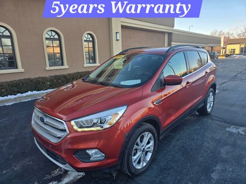 Used 2019 Ford Escape SEL image 2