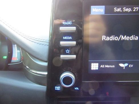 Used 2021 Hyundai Ioniq SE image 38