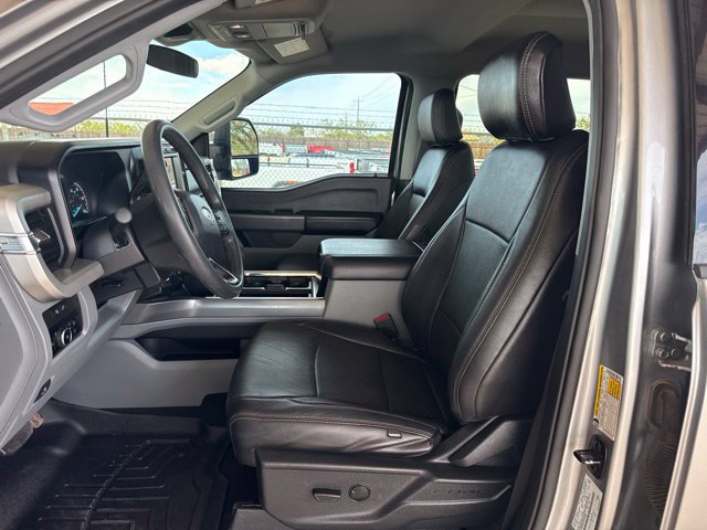 Used 2024 Ford F350 4x4 Crew Cab DRW Super Duty image 14