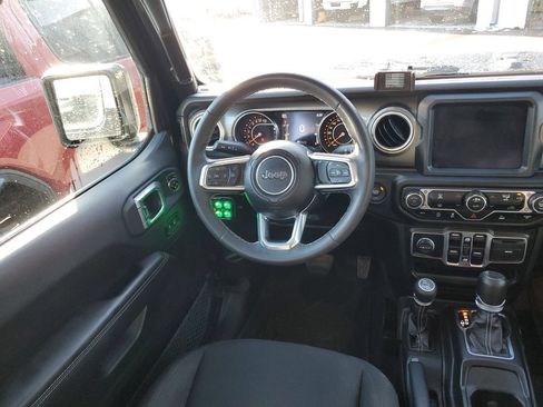Used 2023 Jeep Gladiator Overland AWD/4WD image 12