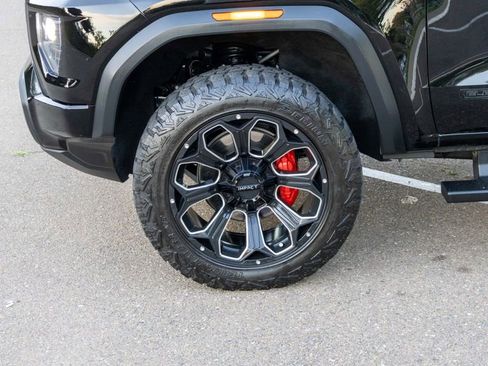 Used 2024 GMC Canyon Elevation image 8