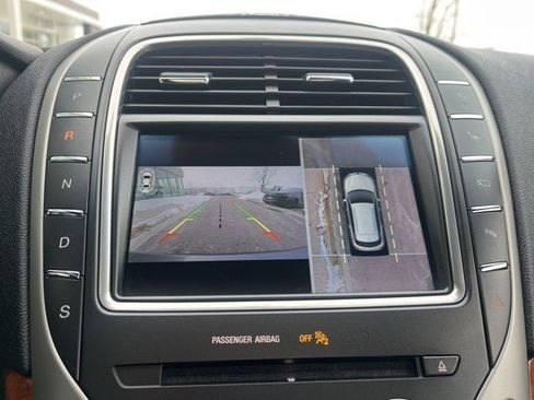 Used 2019 Lincoln Nautilus Reserve image 32