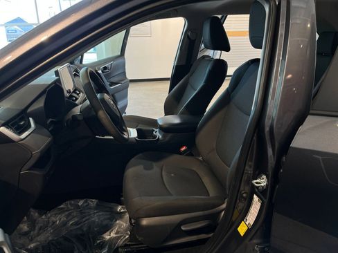 Used 2025 Toyota RAV4 LE image 27
