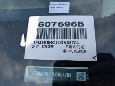 Used 2020 Ford Explorer Platinum w/ Premium Technology Package AWD/4WD image 38