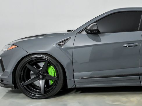 Used 2024 Lamborghini Urus Performante AWD/4WD image 7