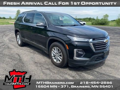 Used 2023 Chevrolet Traverse LT w/ LPO, Floor Liner Package AWD/4WD image 2