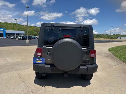 Used 2017 Jeep Wrangler Unlimited Sport w/ Connectivity Group AWD/4WD image 6