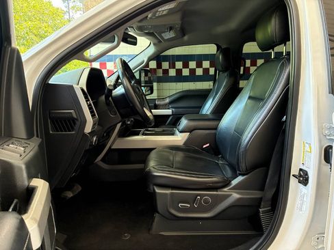 Used 2019 Ford F250 Lariat w/ Lariat Ultimate Package AWD/4WD image 9