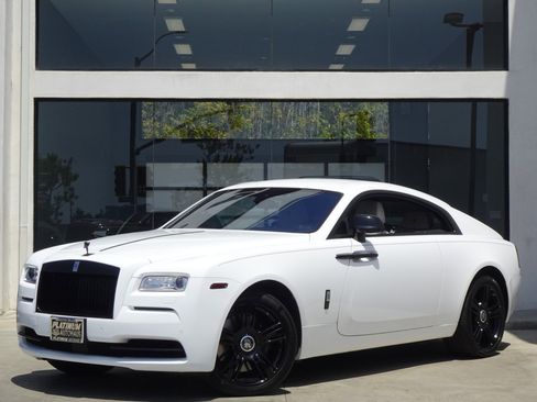 Used 2015 Rolls-Royce Wraith RWD image 3