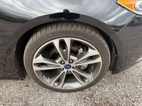 Used 2019 Ford Fusion Titanium FWD image 19