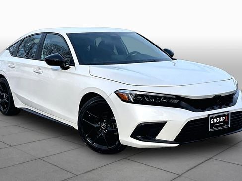 Used 2023 Honda Civic Sport image 3