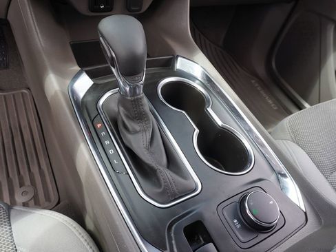 Used 2019 Chevrolet Traverse LT FWD image 19