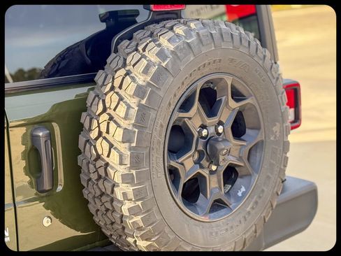 Used 2023 Jeep Wrangler Unlimited Sport image 7