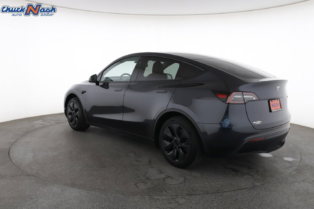 Used 2024 Tesla Model Y 2WD image 9
