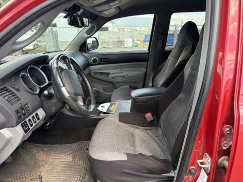 Used 2013 Toyota Tacoma 4x4 Double Cab w/ TRD Off-Road Pkg image 9