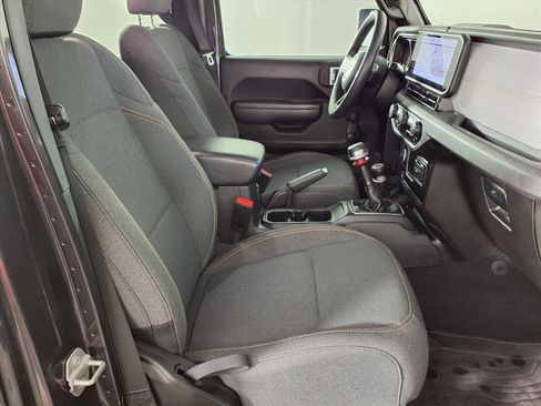 Used 2024 Jeep Gladiator Sport image 9