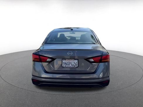 Used 2025 Nissan Altima 2.5 SV image 12