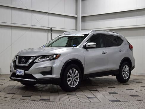 Used 2018 Nissan Rogue SV AWD/4WD image 3