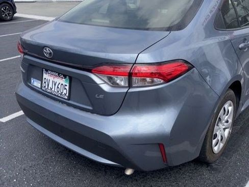 Used 2021 Toyota Corolla LE w/ Carpet Mat Package (TMS) FWD image 3