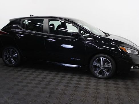 Used 2019 Nissan Leaf SV w/ SV Technology Package FWD image 4
