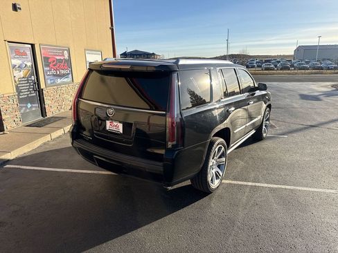 Used 2015 Cadillac Escalade Premium image 6