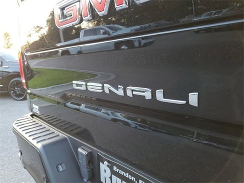 Used 2023 GMC Sierra 1500 Denali w/ Technology Package image 8