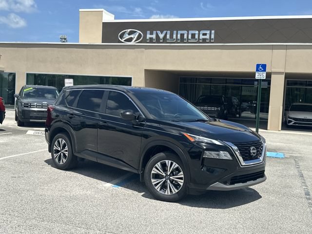 Used 2023 Nissan Rogue SV FWD image 1