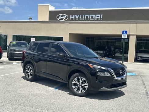 Used 2023 Nissan Rogue SV FWD image 1