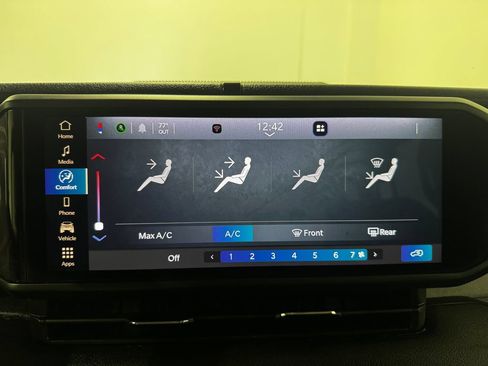 Used 2024 Jeep Wrangler Unlimited Sport AWD/4WD image 35
