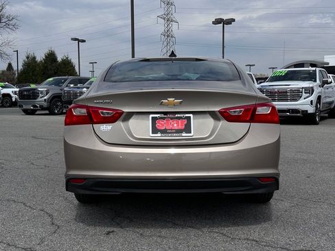 Used 2022 Chevrolet Malibu LS FWD image 9