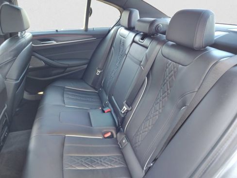 Used 2023 BMW 530i xDrive w/ Executive Package image 19