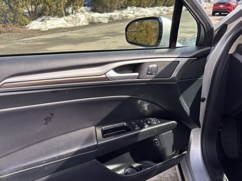 Used 2017 Ford Fusion Energi SE image 21