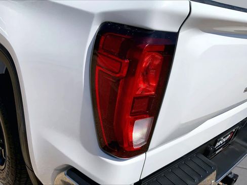 Used 2020 GMC Sierra 1500 2WD Crew Cab w/ Sierra Value Package image 28