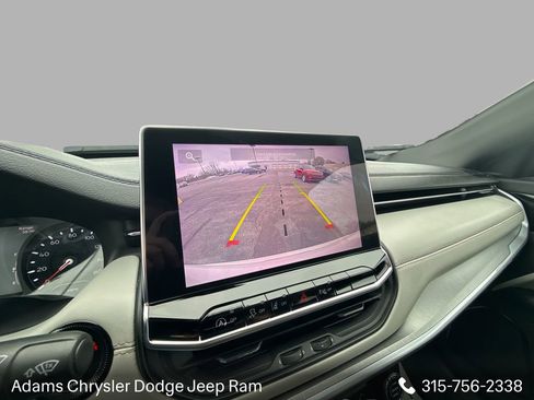 Used 2025 Jeep Compass Limited image 20