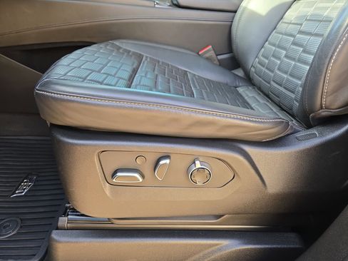 Certified 2024 Cadillac Escalade Sport Platinum w/ LPO, ONYX Package image 17