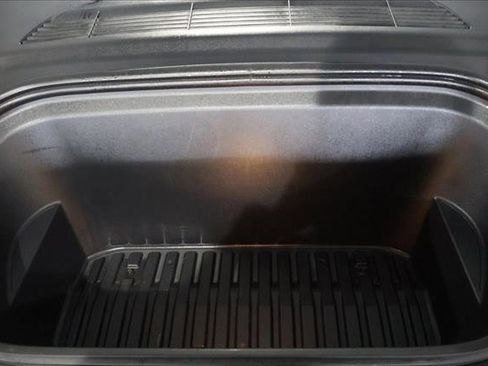 Used 2023 Tesla Model Y Long Range image 28