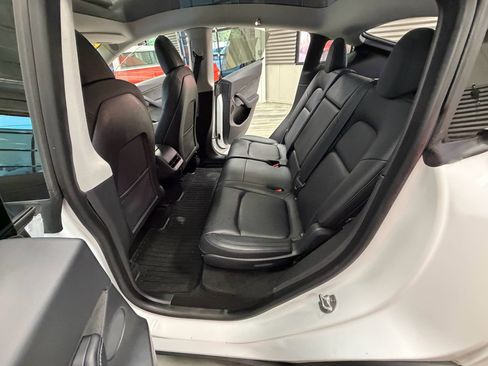 Used 2021 Tesla Model Y Long Range AWD/4WD image 52